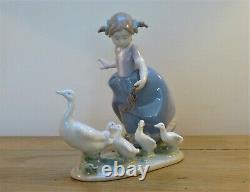 Lladro Figure Hurry Now 5503