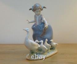 Lladro Figure Hurry Now 5503