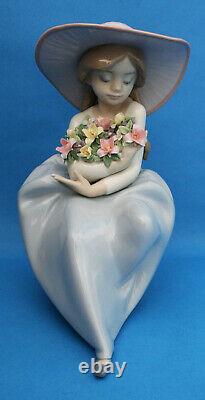 Lladro Figure Of A Girl Seated With Flowers Fragrant Bouquet 5862