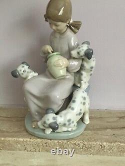 Lladro Figure Sweety Honey Lickers Girl With Dalmatian Dog Puppies Figurine 1248