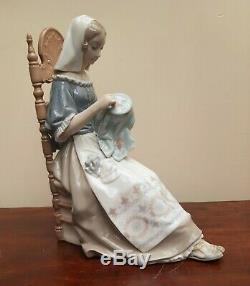 Lladro Figurine #4865 Insular Embroideress Lady Sat Sewing