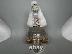 Lladro Figurine 5127 Girl Sitting With Roses Bambina Seduta Con Rose