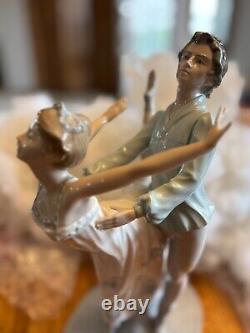Lladro Figurine Dancing on a Cloud NAO 1983 Vintage Mint 12.25 Retired