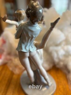 Lladro Figurine Dancing on a Cloud NAO 1983 Vintage Mint 12.25 Retired