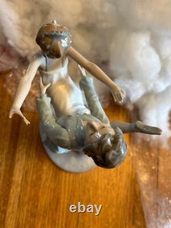 Lladro Figurine Dancing on a Cloud NAO 1983 Vintage Mint 12.25 Retired