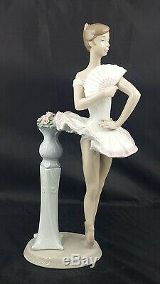 Lladro Figurine En Pointe Ballerina Model No. 6371