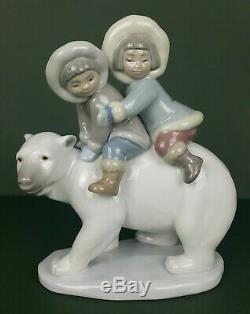 Lladro Figurine Eskimo Riders Model No. 5353 (Ceramic, Porcelain)