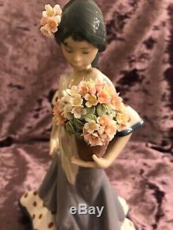 Lladro Figurine Flor Maria Spanish Dancer With Pot Full Of Flowers