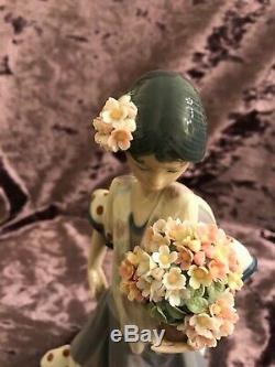 Lladro Figurine Flor Maria Spanish Dancer With Pot Full Of Flowers