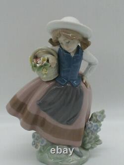 Lladro Figurine Girl with Flower Basket Sweetscent 5221 Made in Spain
