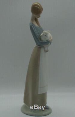 Lladro Figurine Girl with Lamb 4505 Made in Spain
