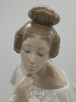 Lladro Figurine In the Garden 4978 Made in Spain