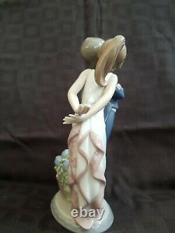 Lladro Figurine Lets Make Up Boy Girl Kissing 5555 Juan Huerta Lladró