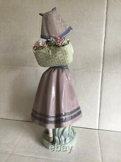 Lladro Figurine Natures Bounty 1417 Dutch Girl in Clogs with Basket Flowers