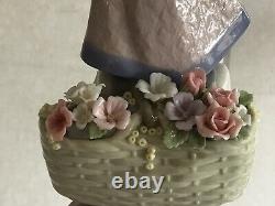 Lladro Figurine Natures Bounty 1417 Dutch Girl in Clogs with Basket Flowers