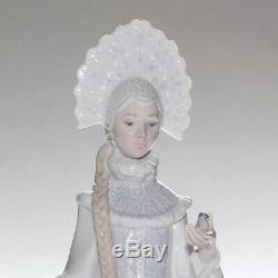 Lladro Figurine, Snow Maiden, 8412, Boxed