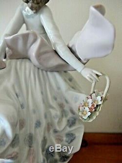 Lladro Figurine Spring Splendor Splendour Girl With Flower Basket N5898 Mint