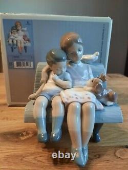 Lladro Figurine Surrounded by Love. Item No 6446 Boxed & Mint Condition