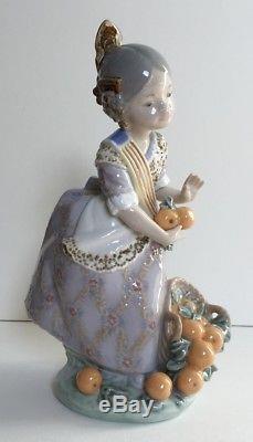 Lladro FigurineMISS VALENCIA1422-Girl with Oranges-Retired 1997-J Huerta 1983