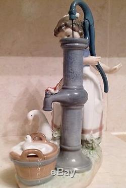 Lladro Figurines. Spring time, girl bathing ducks. Vintage. 1985. Retired. Very Rare
