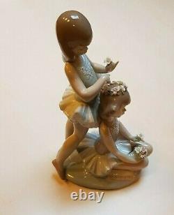 Lladro'First Ballet' No 5714. Girl ballerinas with flowers Excellent Condition