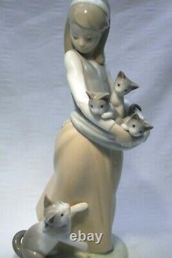 Lladro Following Her Cats Kittens 1309
