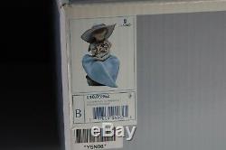 Lladro Fragrant Bouquet 05862 Figurine Woman Holding Flowers With Box