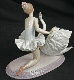 Lladro GRACEFUL DANCE Sku01006205 Ballerina with Swan Sh 40