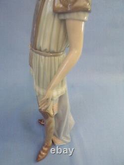 Lladro Gaspars Page Nativity 1514 Sculpted By Salvador Furio Issued 1987 1990