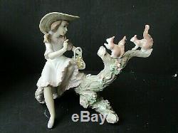 Lladro Girl Feeding Squirrels Springtime Friend 6140 in Original Box