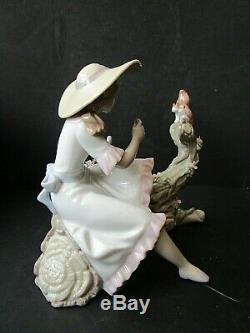 Lladro Girl Feeding Squirrels Springtime Friend 6140 in Original Box