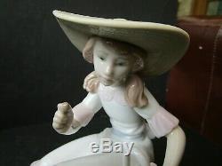 Lladro Girl Feeding Squirrels Springtime Friend 6140 in Original Box