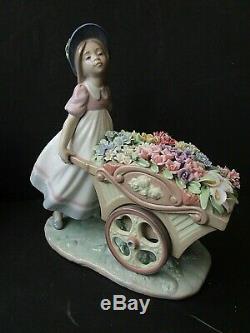 Lladro Girl with Wheel Barrow Full of Flowers Love's Tender Tokens Boxed