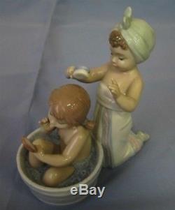 Lladro Glazed Figurine'bathing Beauties' Young Girl Bathing Her Sister 7 6457