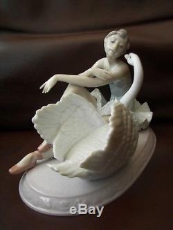 Lladro Grace & Beauty 6204 Seated Ballerina & Swan