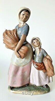 Lladro Gres Figure Group 2098 Girls Collecting Wheat