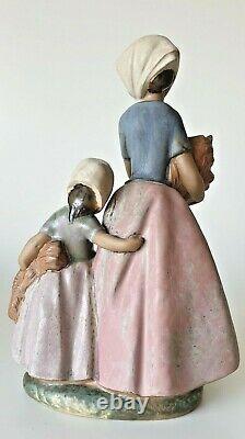 Lladro Gres Figure Group 2098 Girls Collecting Wheat