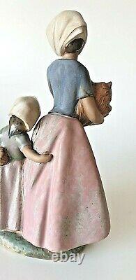 Lladro Gres Figure Group 2098 Girls Collecting Wheat