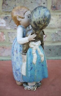 Lladro Gres The Little Kiss #12086