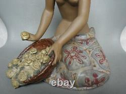 Lladro Hawaiian Flower Vendor 2154 # Boxed # Gres Figure