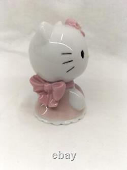 Lladro Kitty Nao Collaboration Figurine
