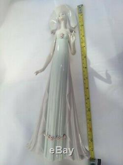 Lladro Large 14 Debutante 1431 Girl Lady Flowers Large Hat Excellent Condition