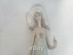 Lladro Large 14 Debutante 1431 Girl Lady Flowers Large Hat Excellent Condition