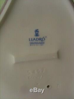 Lladro Large Figure Bedtime Story Model 5457 Lovely Example 27 Cms Tall