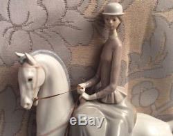 Lladro Large Figurine'Female Equestrian on Horseback