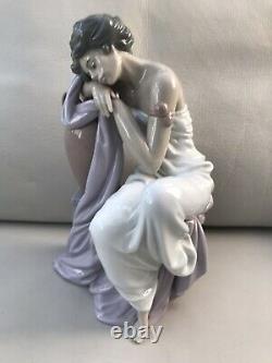 Lladro Large Retired lost In Dreams 6313 Lady Sitting On Pedestal Boxed