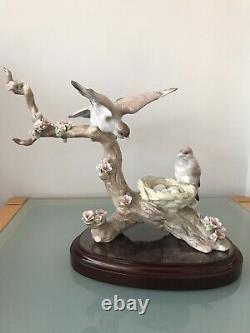 Lladro Limited Edition Two Birds on a Branch Attending a Nest