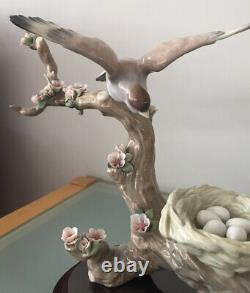 Lladro Limited Edition Two Birds on a Branch Attending a Nest