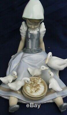 Lladro MY HUNGRY BROOD Model 5074 BOXED 1980-1997