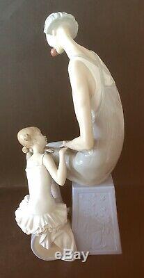 Lladro Magic. 4605. Clown with Child Ballerina. 15.25 tall